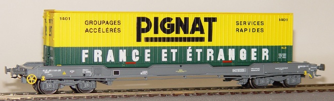 Flat car type KC with 40 foot container PIGNAT<br /><a href='images/pictures/LS_Models/30290.jpg' target='_blank'>Full size image</a>